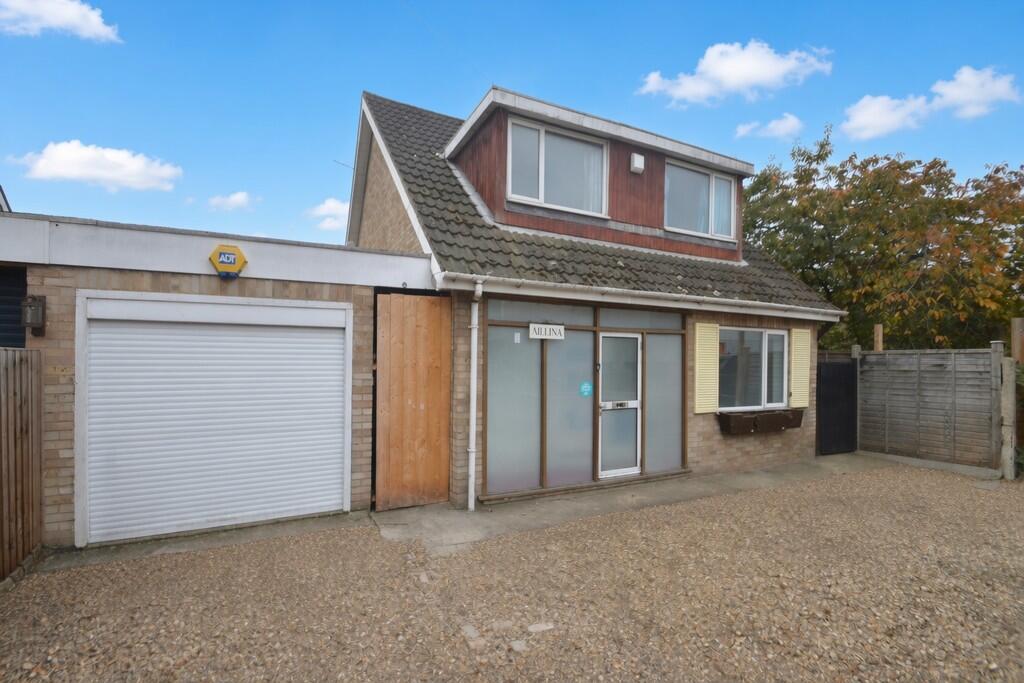 3 bed Detached for rent in Staines-upon-Thames. From S J Smith Estate Agents - Ashford
