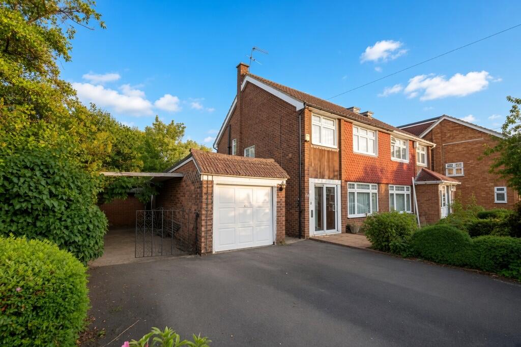 3 bed Semi Detached for rent in Slough. From S J Smith Estate Agents - Ashford 3 bed Semi Detached for rent in Slough. From S J Smith Estate Agents - Ashford