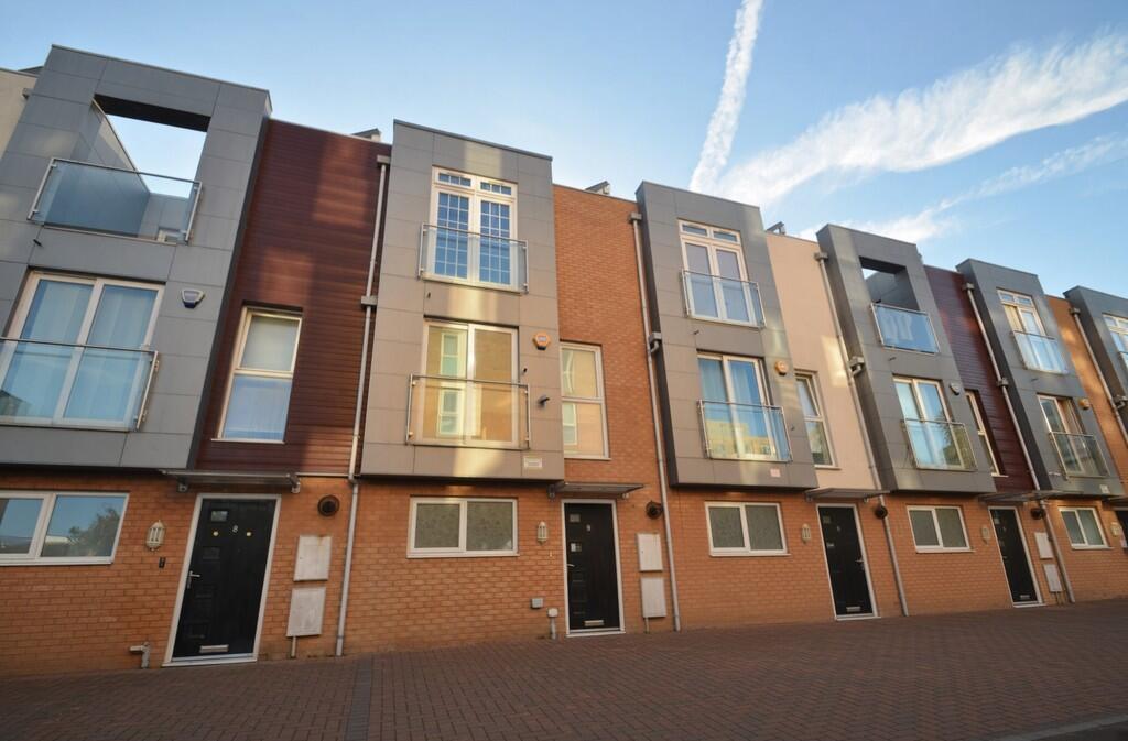 4 bed Mid Terraced House for rent in Hounslow. From S J Smith Estate Agents - Ashford
