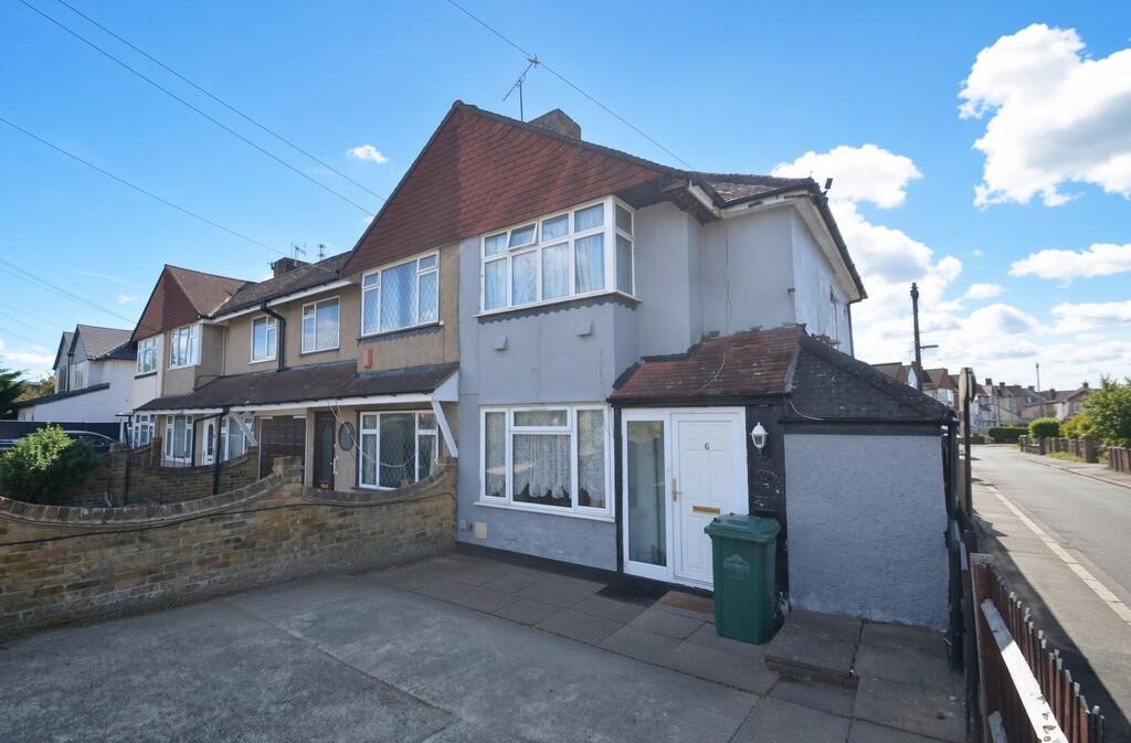 3 bed End of Terrace for rent in Feltham. From S J Smith Estate Agents - Ashford
