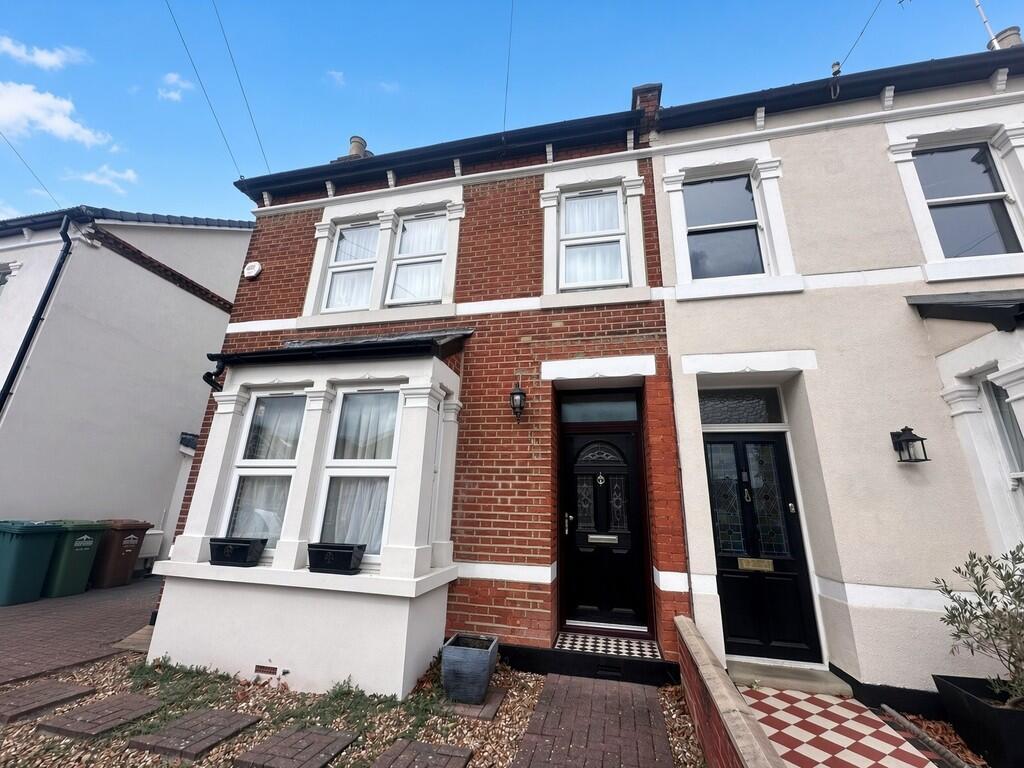1 bed House Share for rent in Staines-upon-Thames. From S J Smith Estate Agents - Ashford