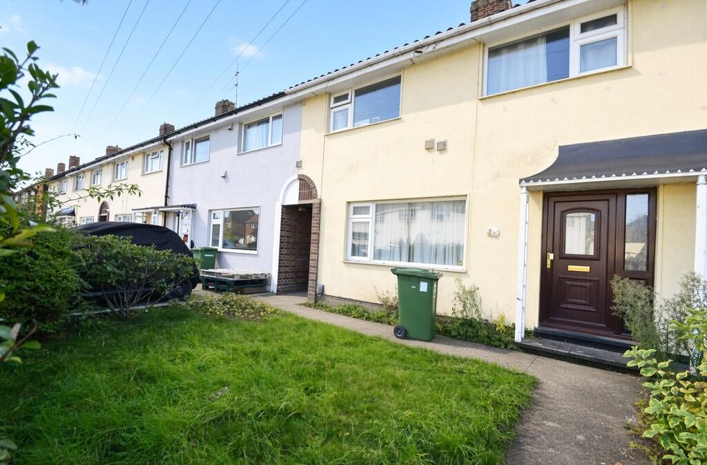 4 bed Mid Terraced House for rent in Staines-upon-Thames. From S J Smith Estate Agents - Ashford