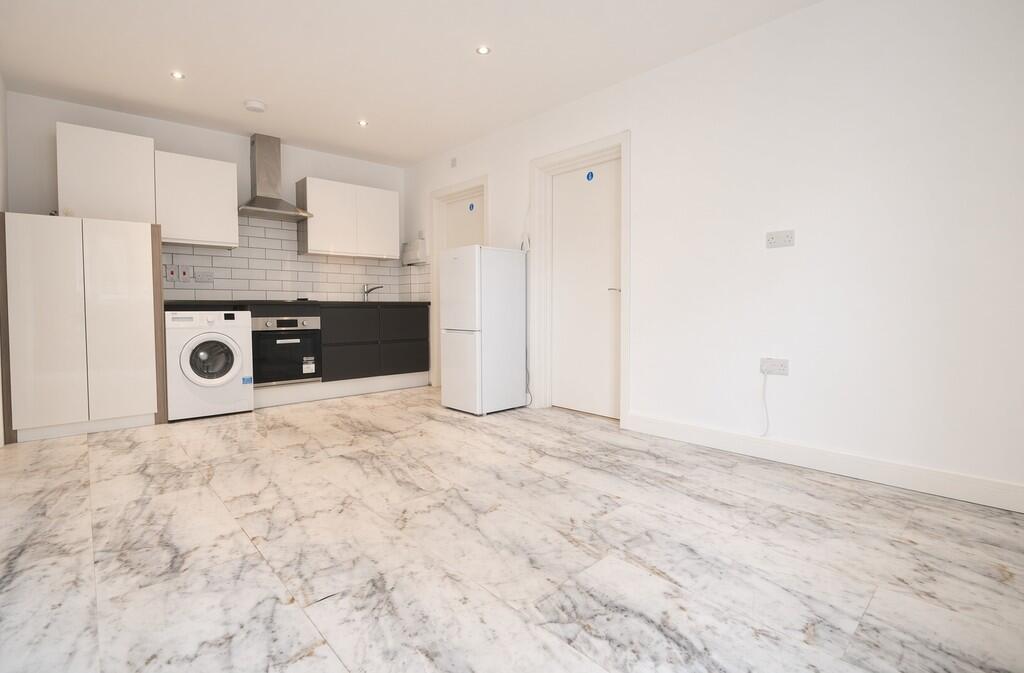 2 bed House (unspecified) for rent in Ashford. From S J Smith Estate Agents - Ashford 2 bed House (unspecified) for rent in Ashford. From S J Smith Estate Agents - Ashford