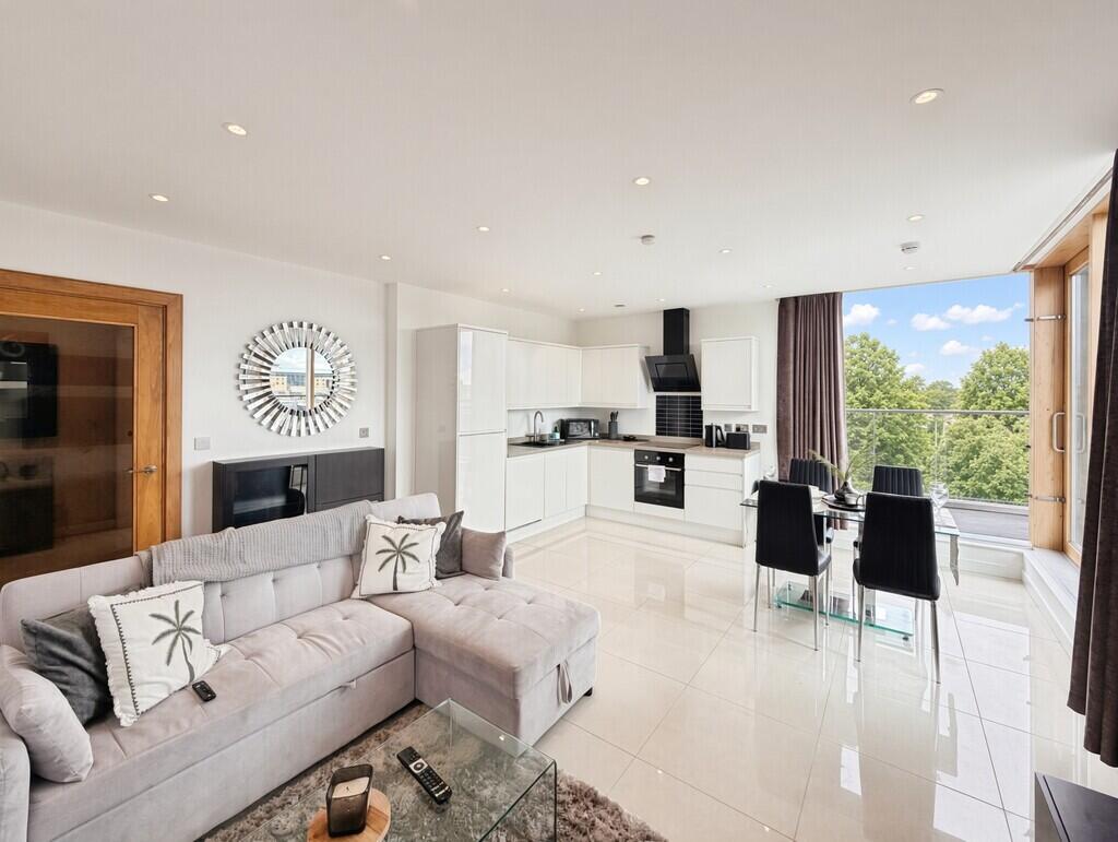 2 bed Apartment for rent in Staines-upon-Thames. From S J Smith Estate Agents - Ashford 2 bed Apartment for rent in Staines-upon-Thames. From S J Smith Estate Agents - Ashford