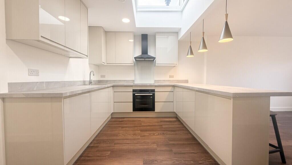 3 bed Apartment for rent in Feltham. From S J Smith Estate Agents - Ashford 3 bed Apartment for rent in Feltham. From S J Smith Estate Agents - Ashford