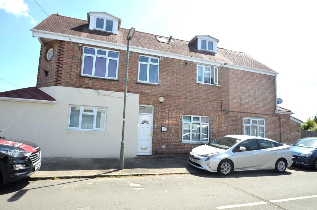 1 bed 1st Floor Flat for rent in Ashford. From S J Smith Estate Agents - Ashford 1 bed 1st Floor Flat for rent in Ashford. From S J Smith Estate Agents - Ashford