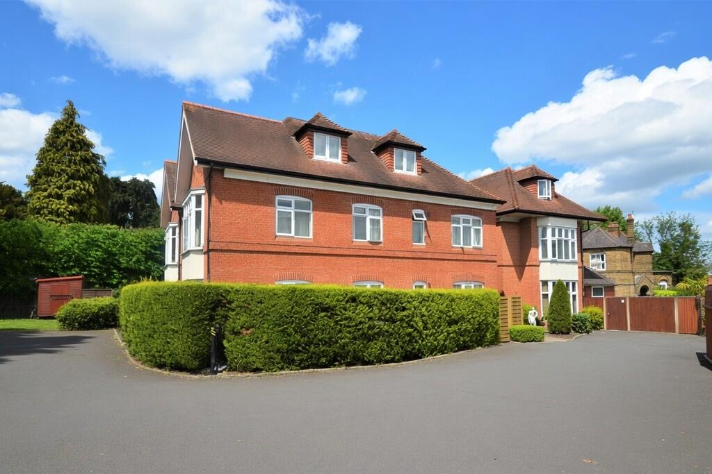 4 bed Penthouse for rent in Egham. From S J Smith Estate Agents - Ashford