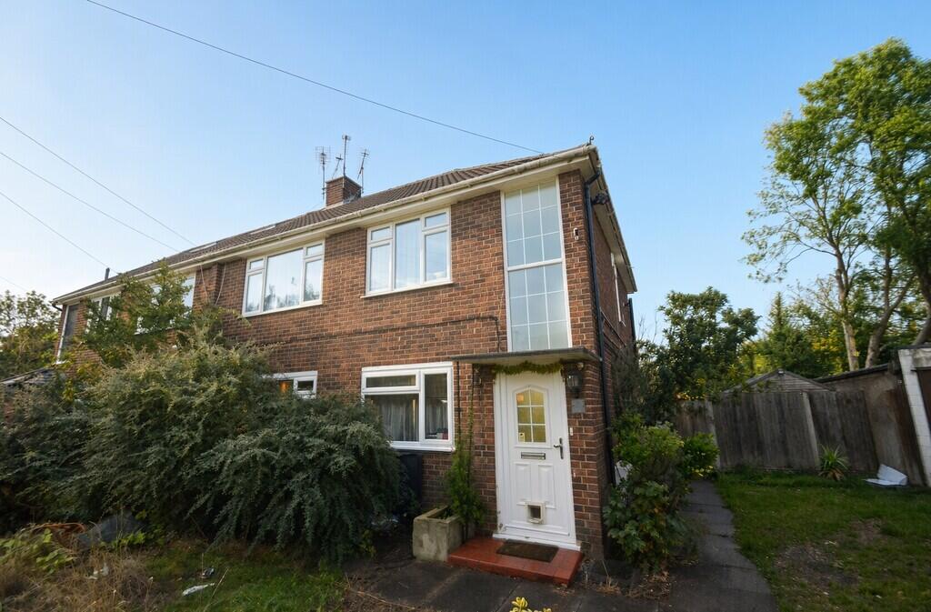 2 bed Annexe for rent in Feltham. From S J Smith Estate Agents - Ashford