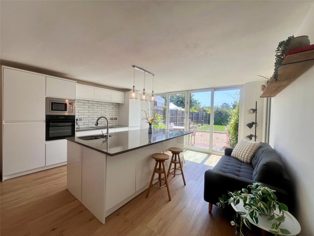 4 bed Detached for rent in Oldland. From Andrews Letting and Management - Keynsham