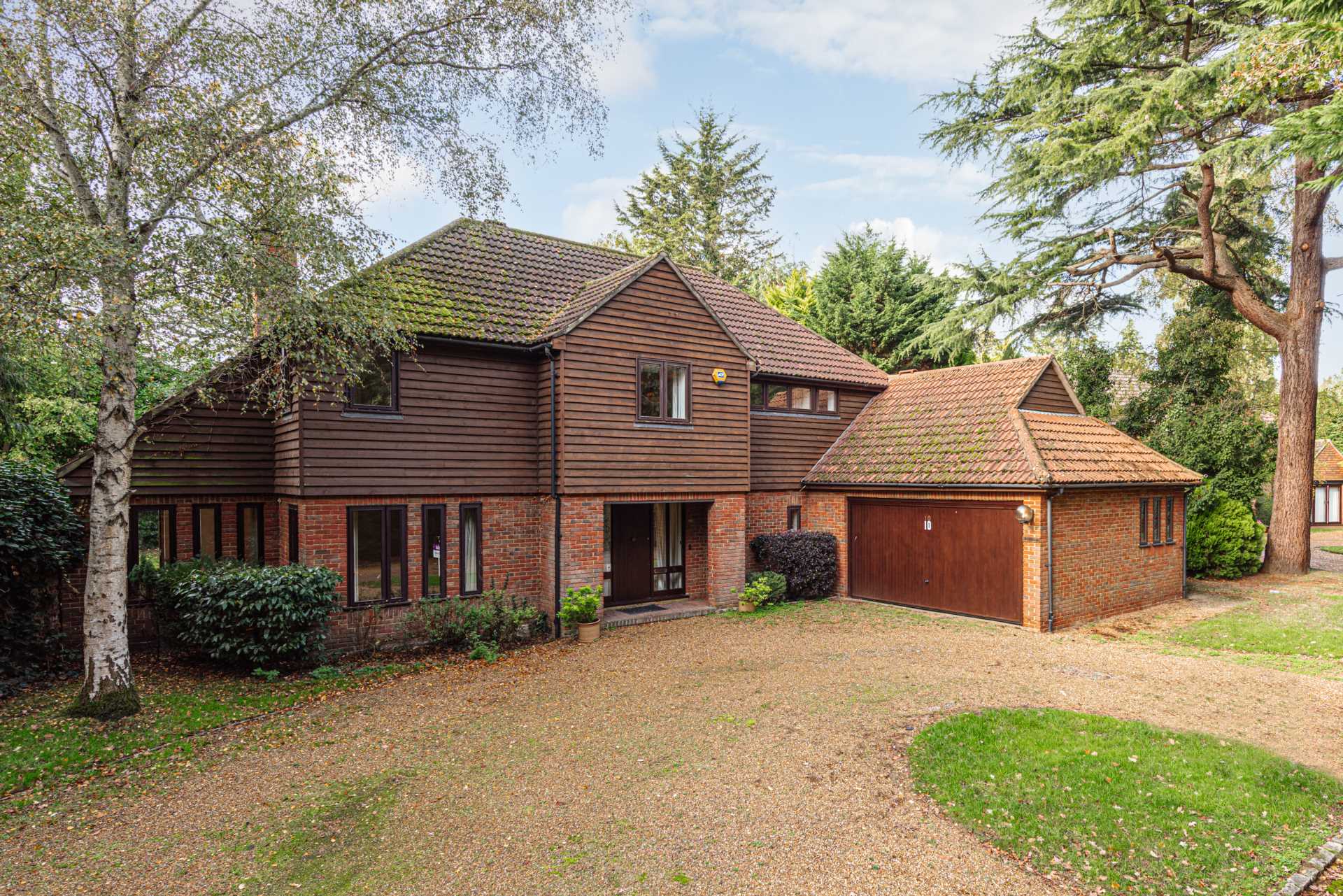 5 bed House (unspecified) for rent in Esher. From The Personal Agent - Epsom