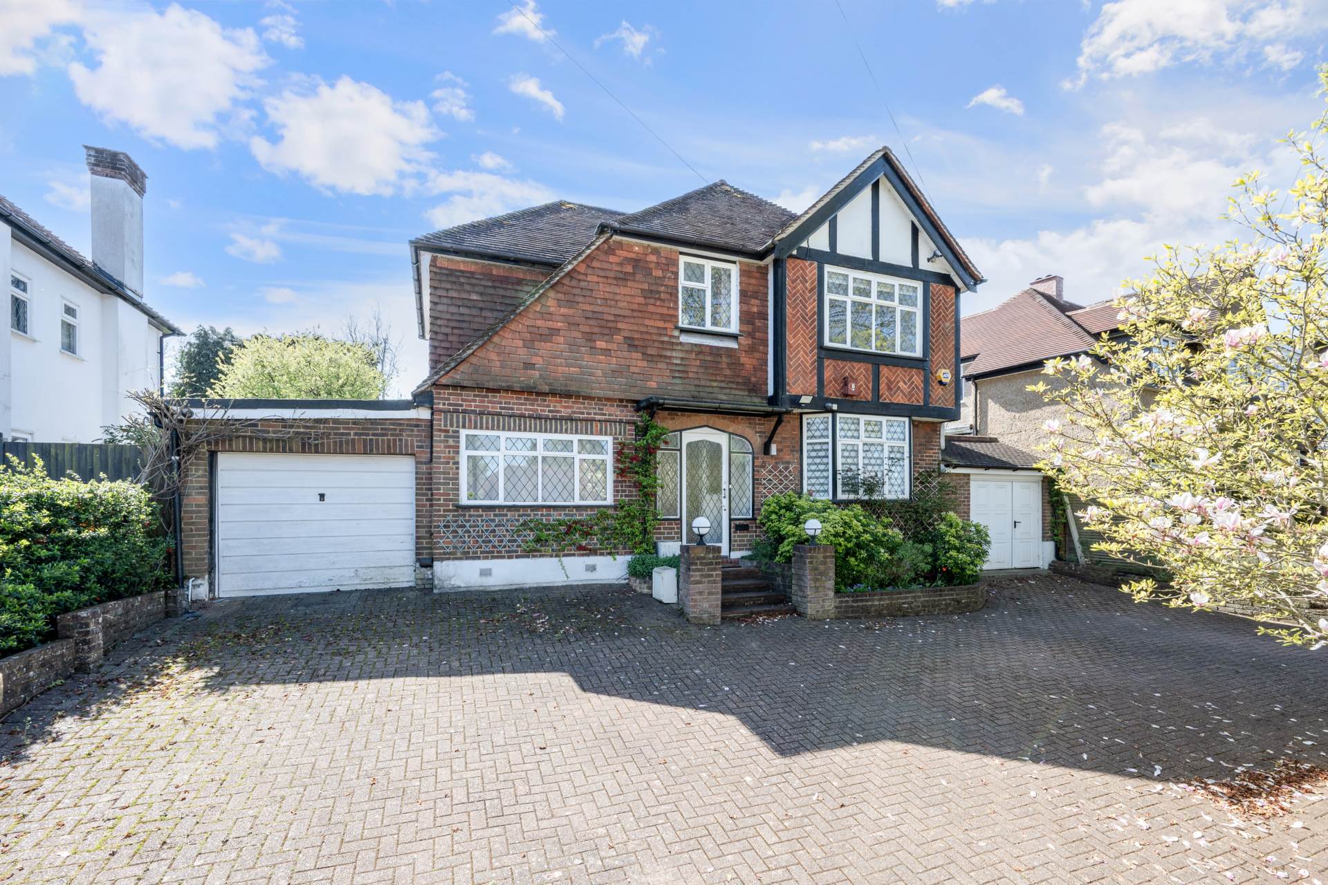 6 bed Detached for rent in Banstead. From The Personal Agent - Epsom 6 bed Detached for rent in Banstead. From The Personal Agent - Epsom
