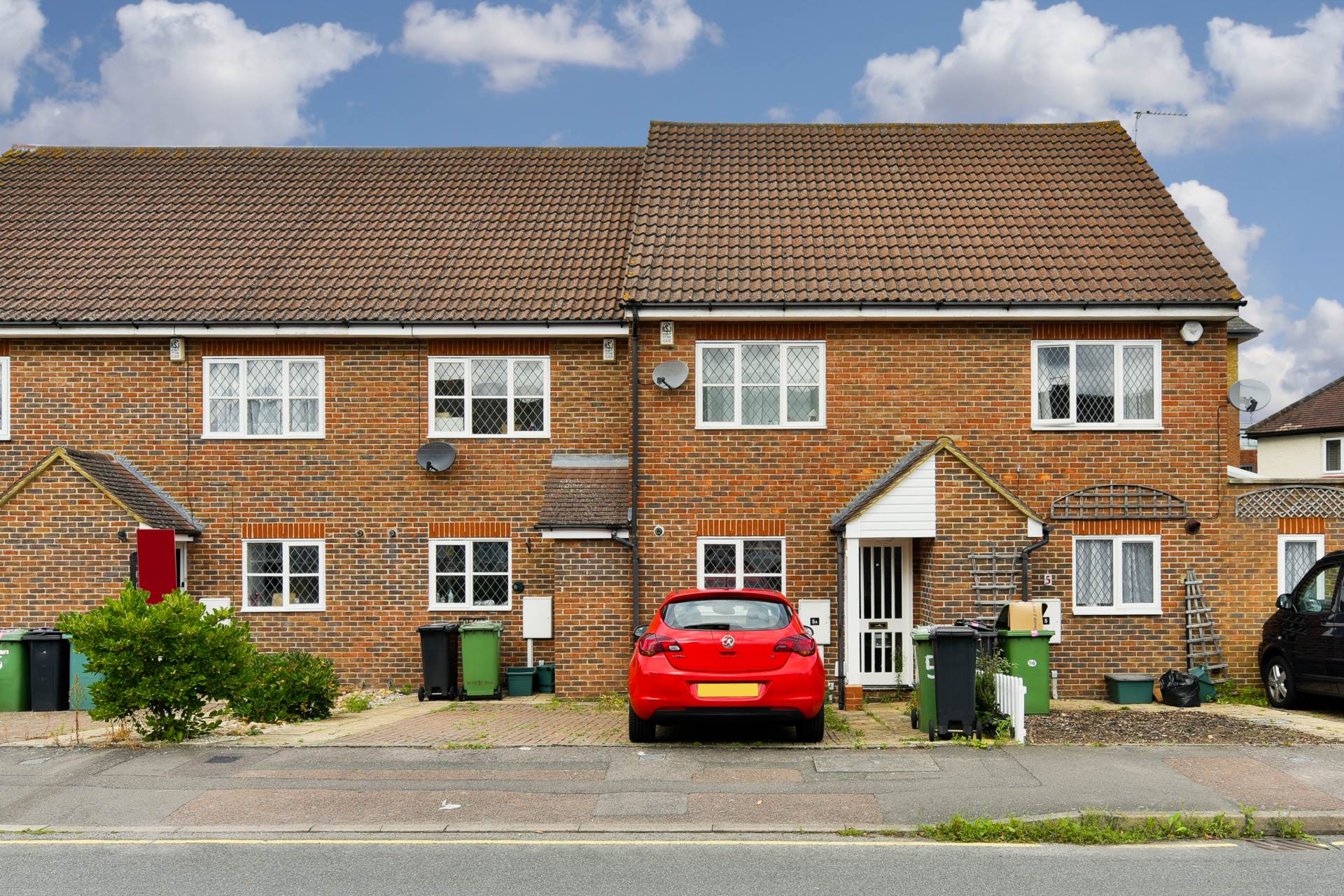 3 bed Mid Terraced House for rent in Epsom. From The Personal Agent - Epsom