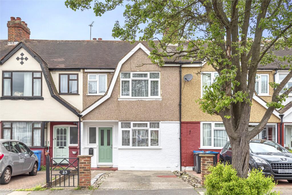 3 bed Mid Terraced House for rent in Mitcham. From Andrews Letting and Management - Morden