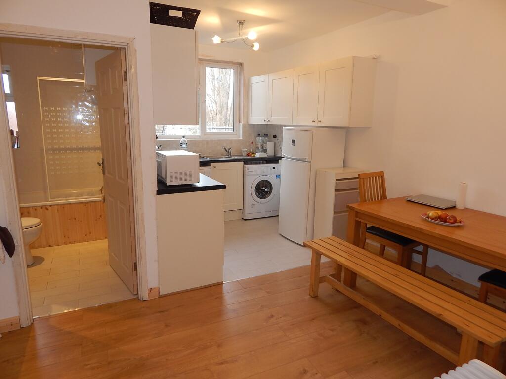 2 bed Apartment for rent in Merton. From Goodfellows Lettings
