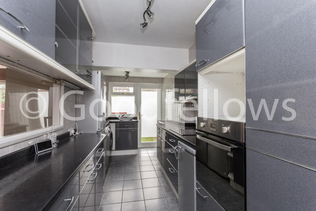 3 bed Mid Terraced House for rent in New Malden. From Goodfellows Lettings 3 bed Mid Terraced House for rent in New Malden. From Goodfellows Lettings