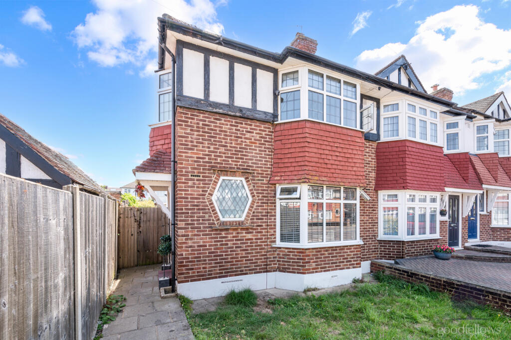 3 bed End of Terrace for rent in Worcester Park. From Goodfellows Lettings 3 bed End of Terrace for rent in Worcester Park. From Goodfellows Lettings
