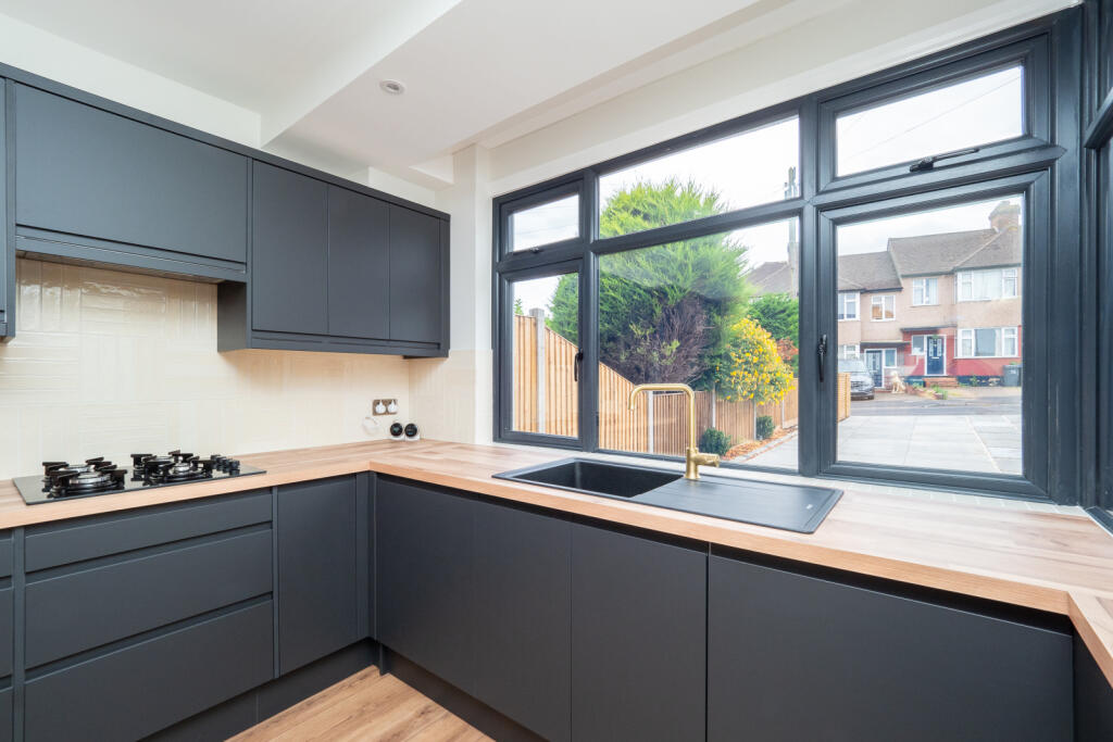 4 bed Mid Terraced House for rent in Worcester Park. From Goodfellows Lettings