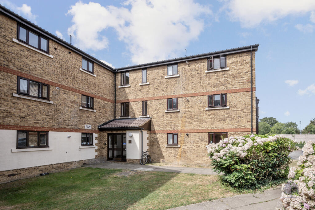 2 bed Apartment for rent in Mitcham. From Goodfellows Lettings