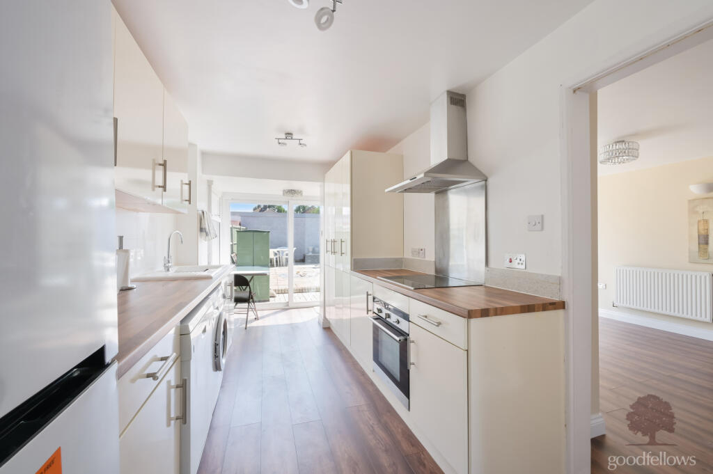 3 bed Mid Terraced House for rent in Worcester Park. From Goodfellows Lettings