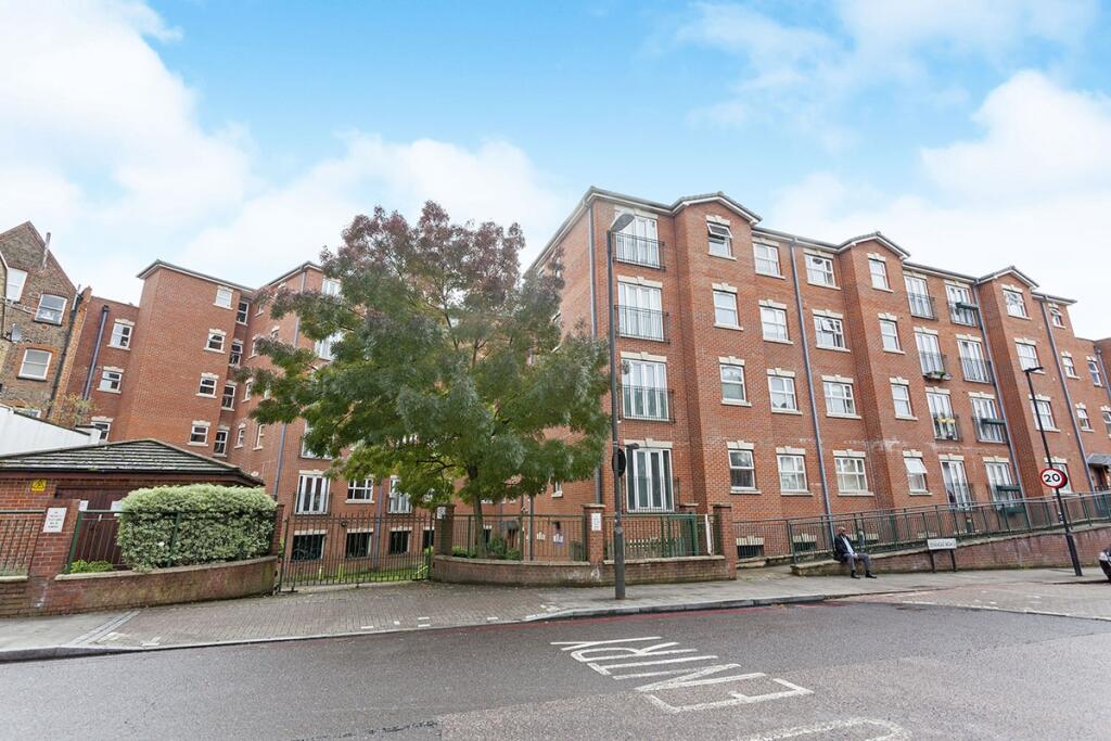 2 bed Apartment for rent in London. From Goodfellows Lettings