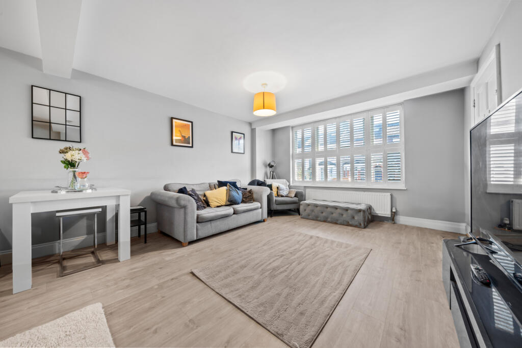 3 bed Annexe for rent in London. From Goodfellows - Mitcham