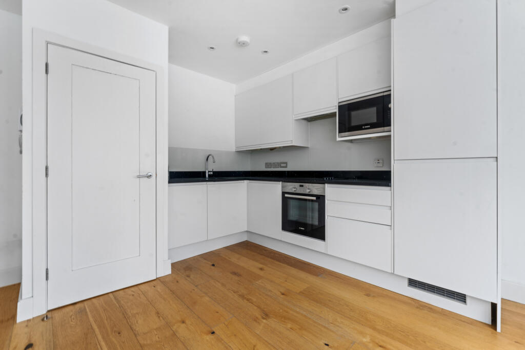 1 bed Apartment for rent in Croydon. From Goodfellows - Mitcham 1 bed Apartment for rent in Croydon. From Goodfellows - Mitcham