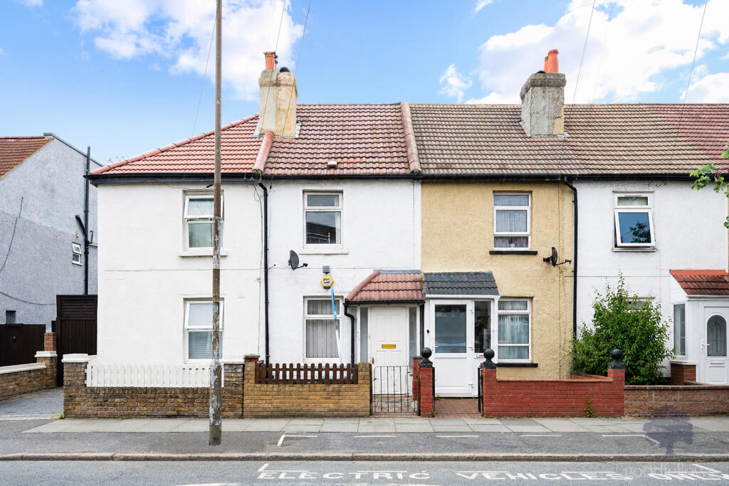 2 bed Mid Terraced House for rent in Mitcham. From Goodfellows - Mitcham