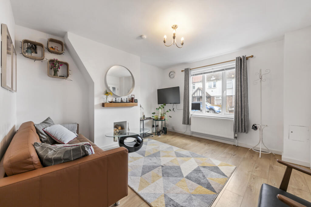 2 bed Mid Terraced House for rent in Mitcham. From Goodfellows - Mitcham
