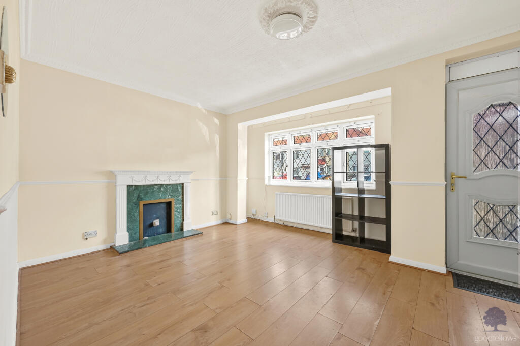 3 bed Detached for rent in Croydon. From Goodfellows - Mitcham 3 bed Detached for rent in Croydon. From Goodfellows - Mitcham