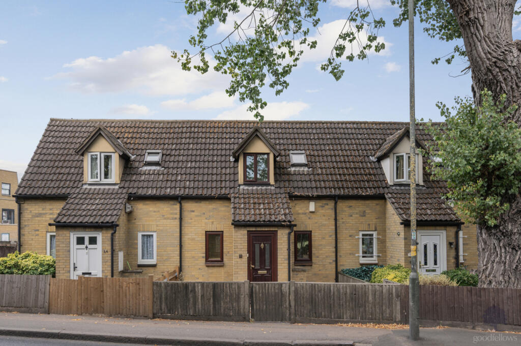 1 bed Detached for rent in Mitcham. From Goodfellows - Mitcham