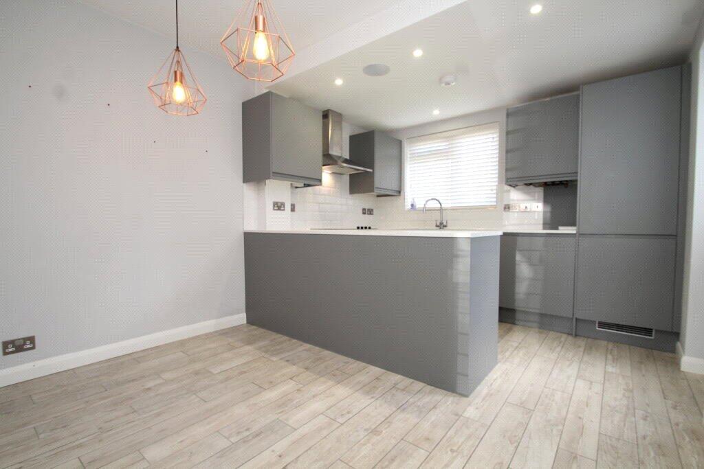 3 bed Mid Terraced House for rent in Orpington. From Andrews Letting and Management - Orpington