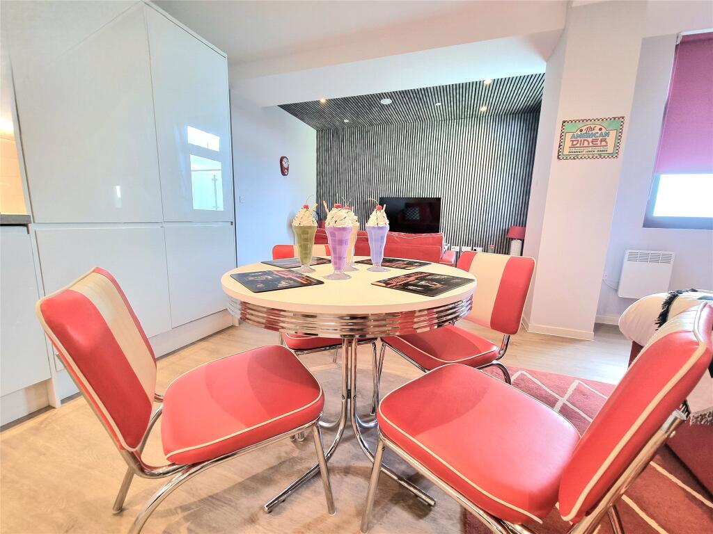 4 bed Apartment for rent in Orpington. From Andrews Letting and Management - Orpington