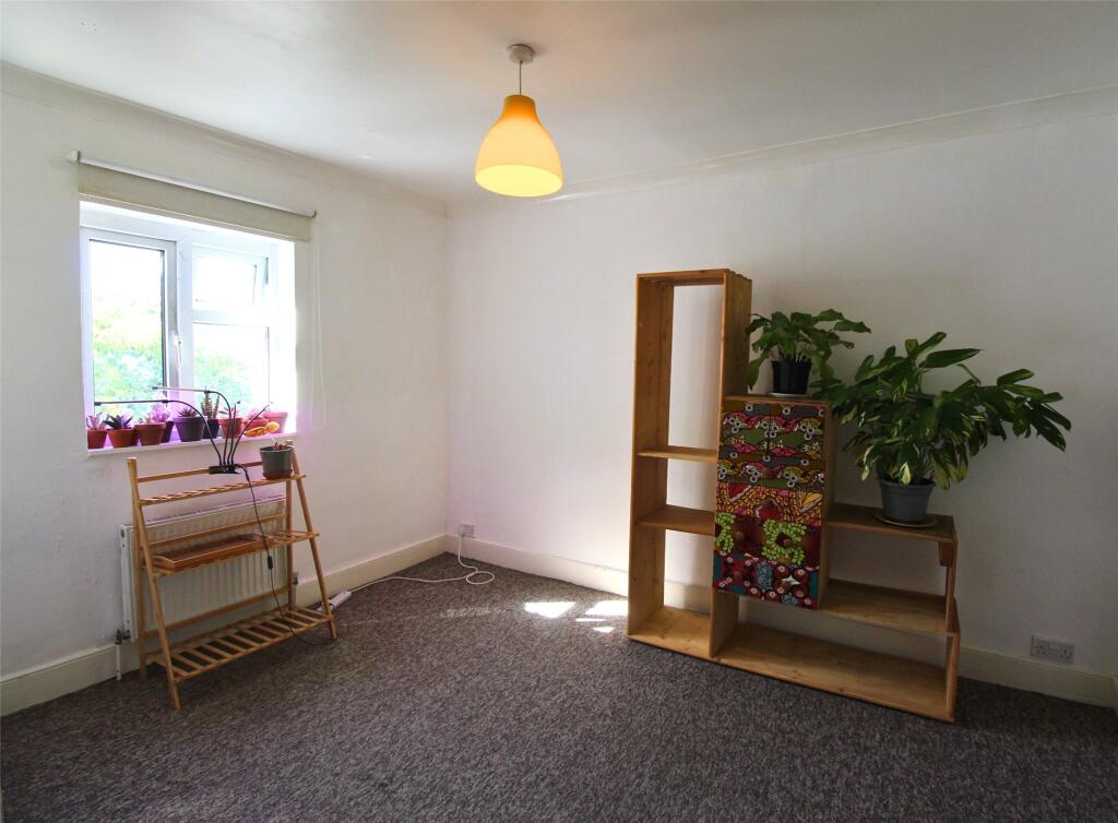 1 bed Mid Terraced House for rent in Bristol. From Andrews Letting and Management - Southville