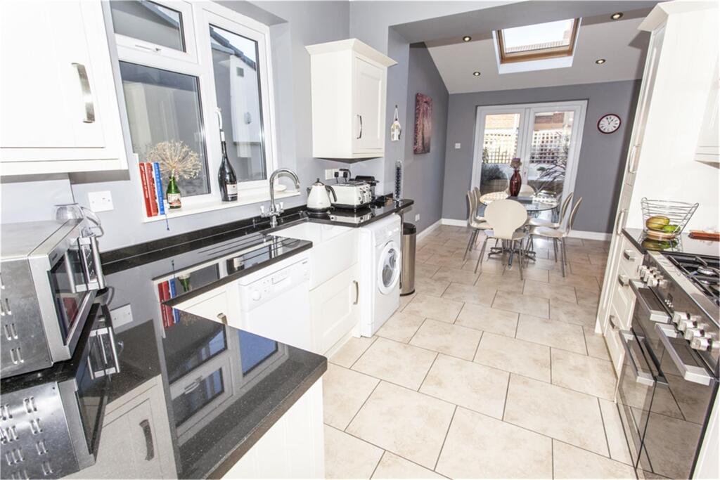 2 bed Mid Terraced House for rent in Ashton Vale. From Andrews Letting and Management - Southville