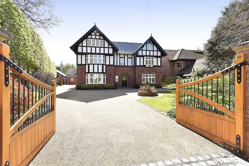 6 bed Detached House for rent in Knutsford. From Stuart Rushton