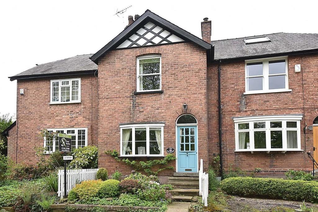 2 bed Mid Terraced House for rent in Knutsford. From Stuart Rushton