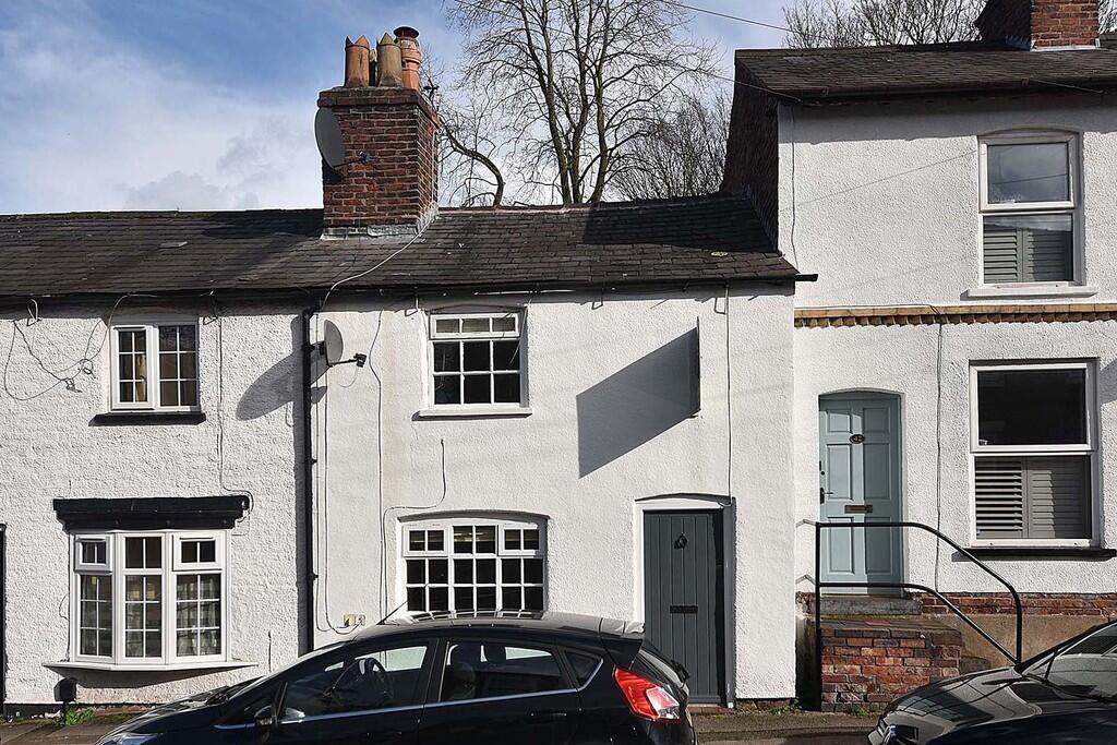 2 bed Mid Terraced House for rent in Knutsford. From Stuart Rushton