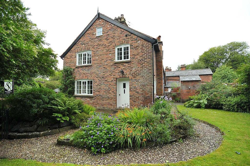 2 bed End of Terrace for rent in Knutsford. From Stuart Rushton