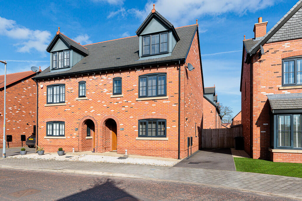 4 bed Semi Detached for rent in Holmes Chapel. From Stuart Rushton 4 bed Semi Detached for rent in Holmes Chapel. From Stuart Rushton