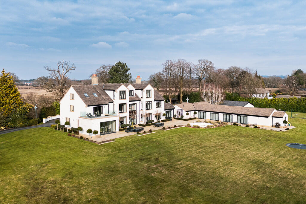 6 bed Detached for rent in Chelford. From Stuart Rushton