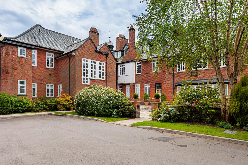 2 bed Apartment for rent in Alderley Edge. From Stuart Rushton 2 bed Apartment for rent in Alderley Edge. From Stuart Rushton