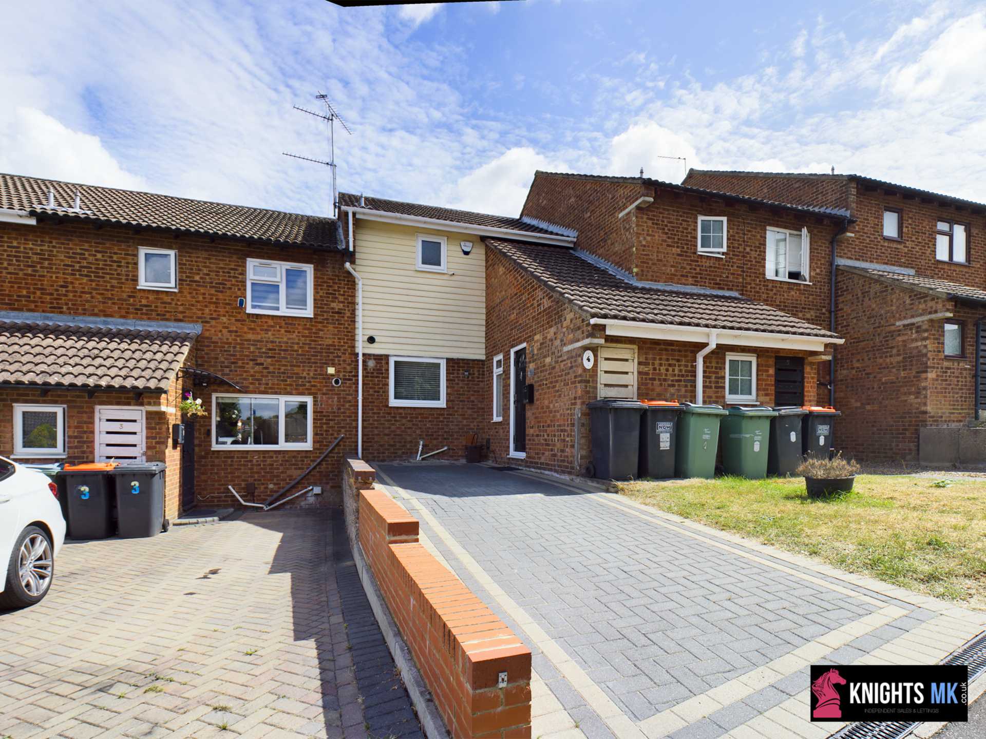 2 bed Mid Terraced House for rent in Dunstable. From Knights Lettings & Property Sales - Milton Keynes