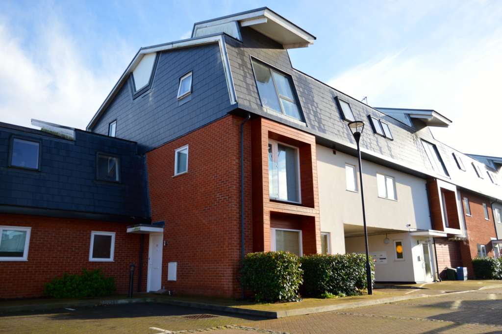 2 bed Apartment for rent in Newport Pagnell. From Knights Lettings & Property Sales - Milton Keynes