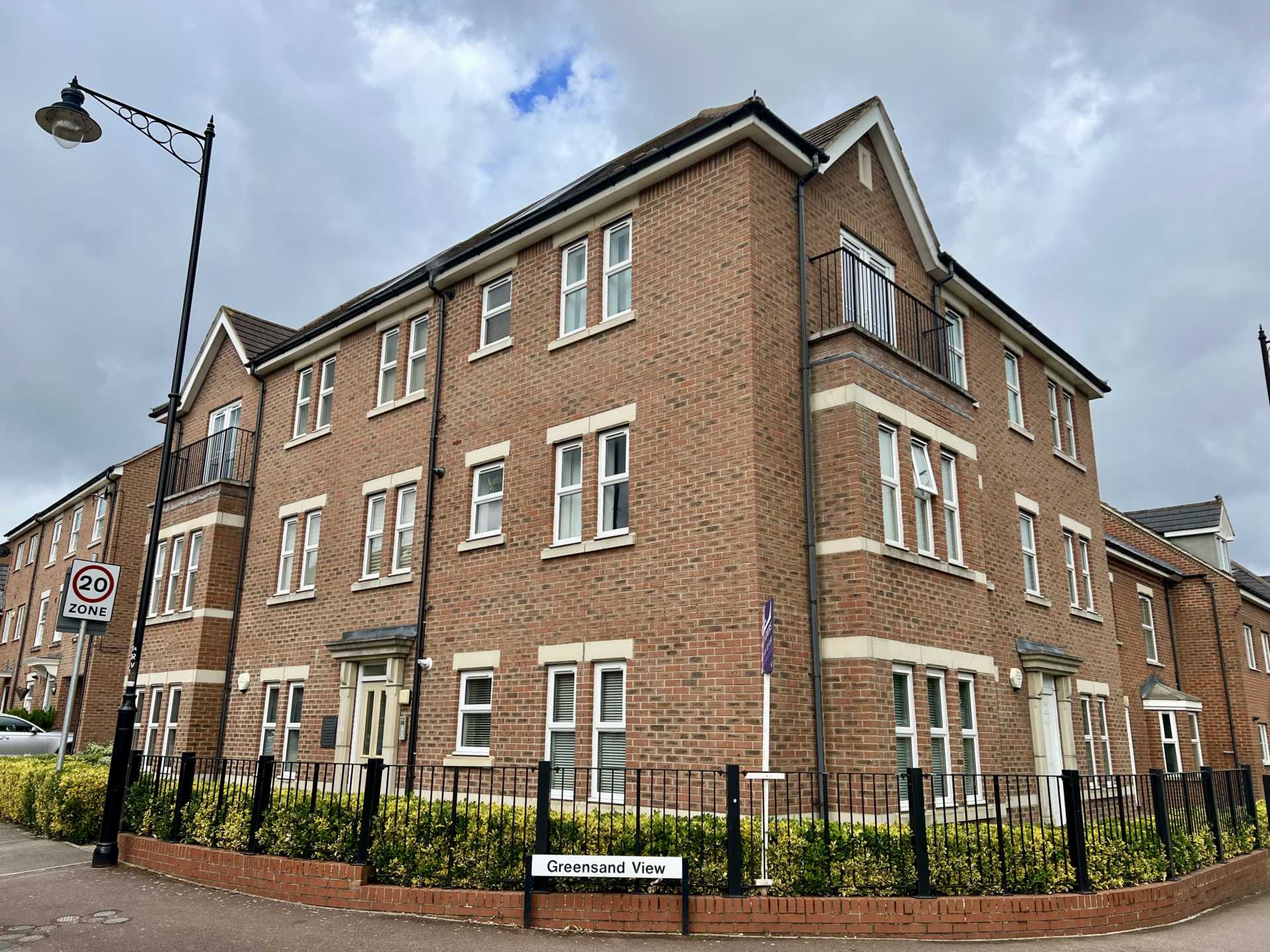 2 bed Apartment for rent in Milton Keynes. From Knights Lettings & Property Sales - Milton Keynes 2 bed Apartment for rent in Milton Keynes. From Knights Lettings & Property Sales - Milton Keynes