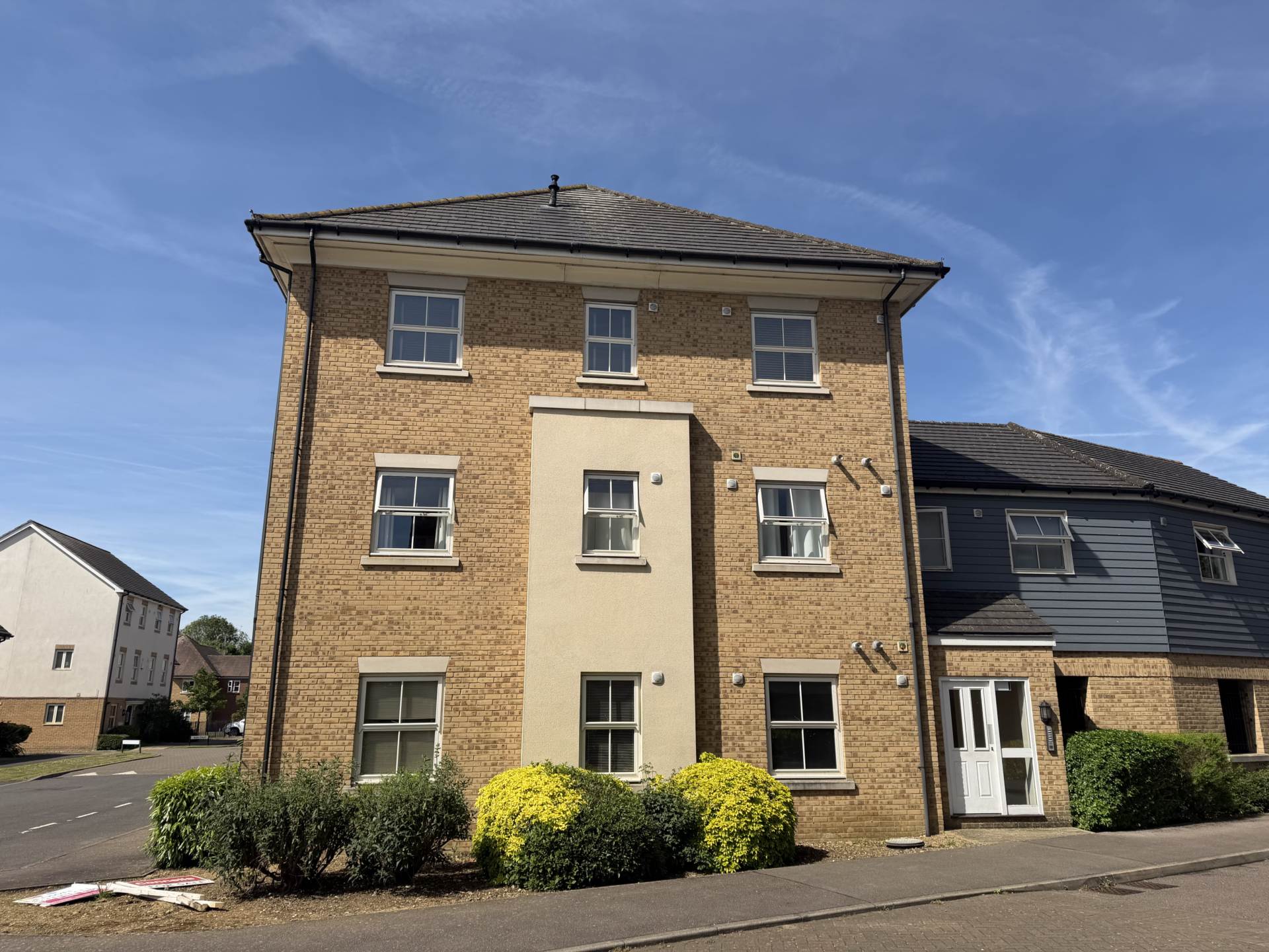 2 bed Apartment for rent in Milton Keynes. From Knights Lettings & Property Sales - Milton Keynes 2 bed Apartment for rent in Milton Keynes. From Knights Lettings & Property Sales - Milton Keynes