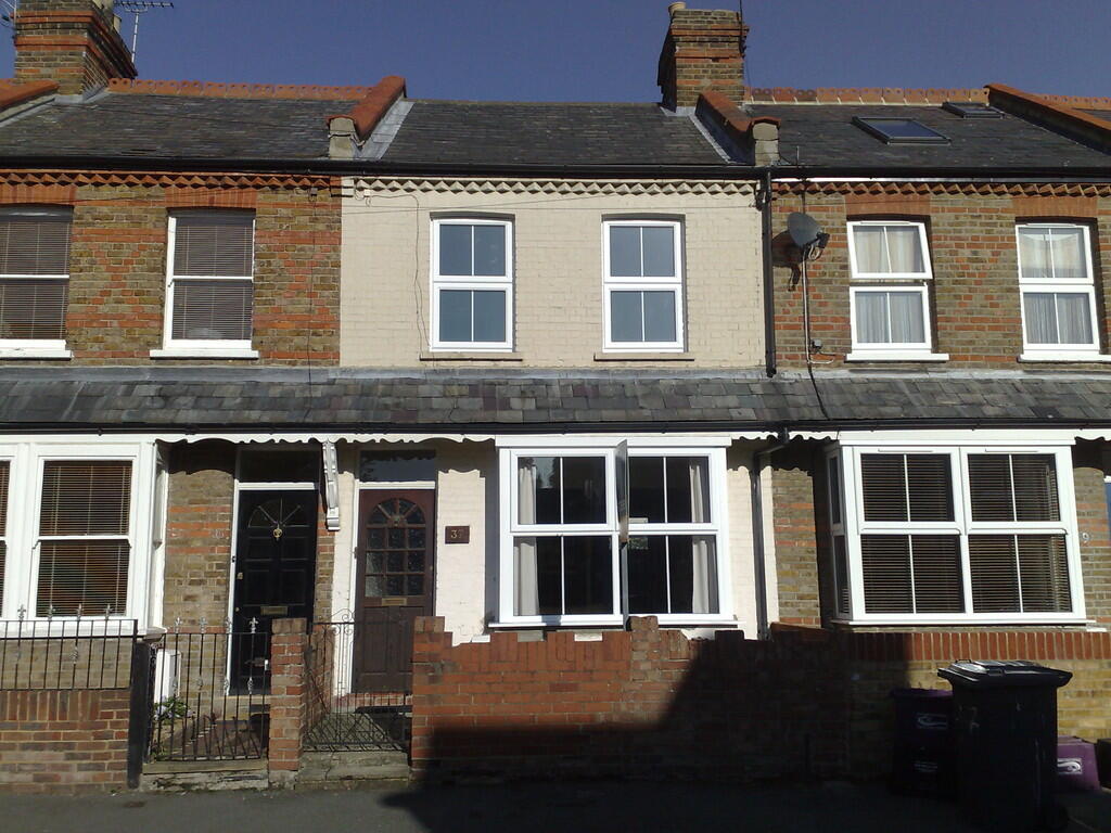 3 bed Mid Terraced House for rent in Windsor. From Waterman - Maidenhead