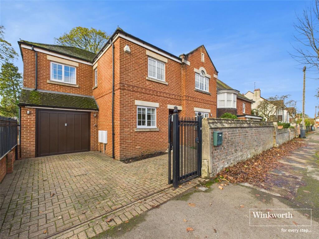 3 bed Detached for rent in Reading. From Winkworth - Reading