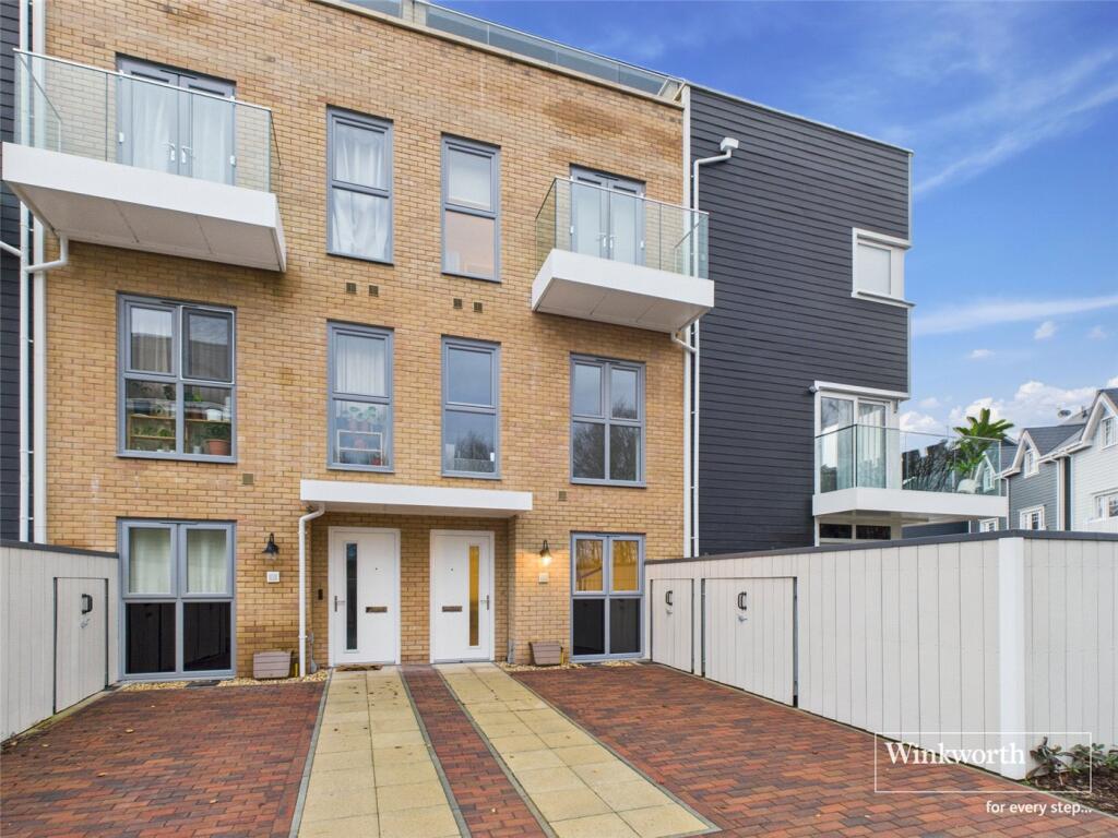4 bed Town House for rent in . From Winkworth - Reading 4 bed Town House for rent in . From Winkworth - Reading