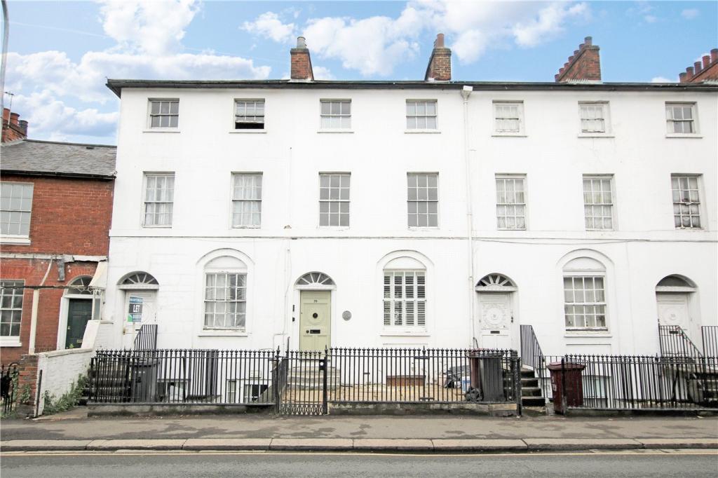 4 bed Mid Terraced House for rent in Shinfield. From Winkworth - Reading