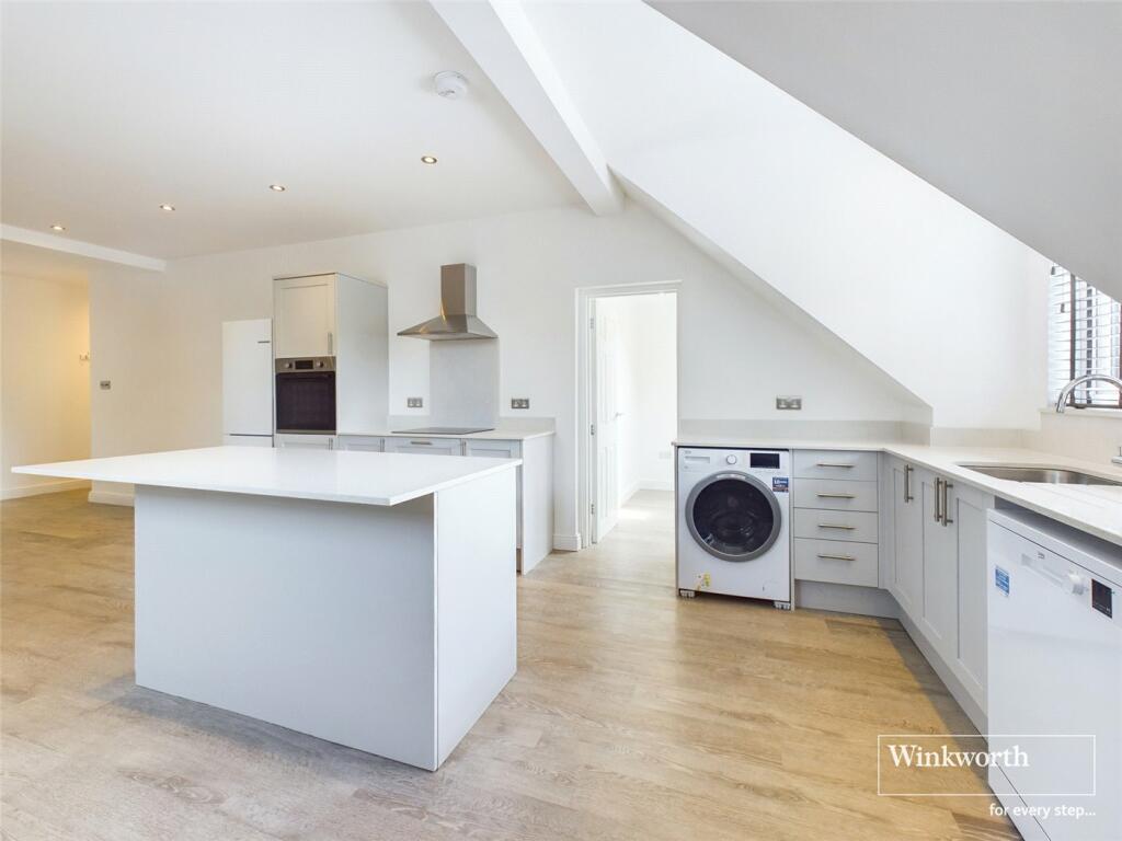 3 bed Apartment for rent in Finchampstead. From Winkworth - Reading